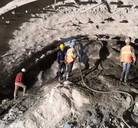 榆林拱顶带模注浆料的施工流程及注意事项